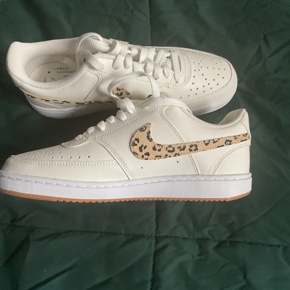 Nike Leopard Print Accent Women's Sneakers